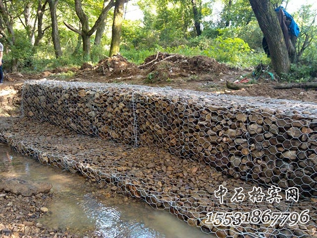 生態(tài)格網護坡
